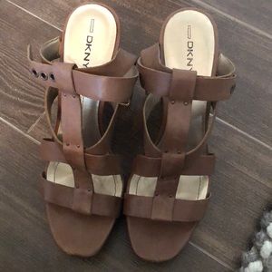 DKNY camel platform sandals size 9.5